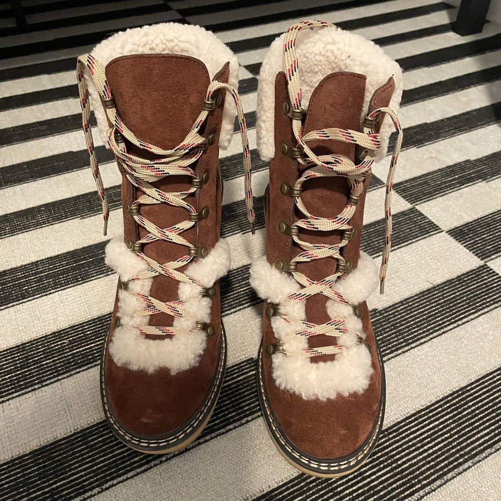 Brown Suede Winter Boots with Shearling Lining. Never wore. Super cute ✨